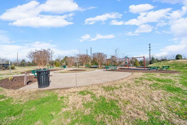 5097 Hunters Village Dr, Lebanon, TN 37087