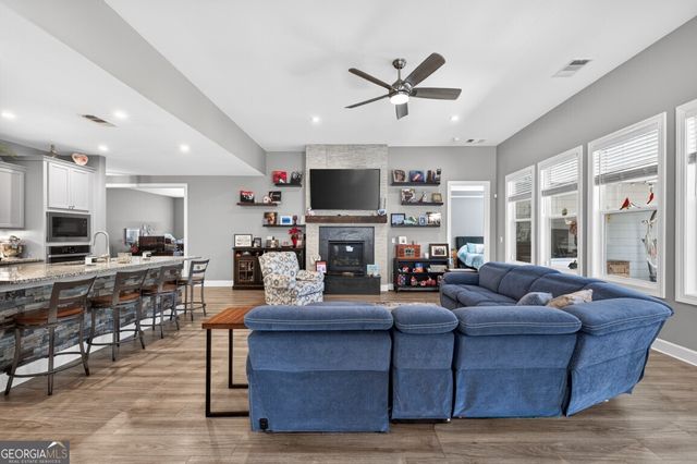 248 Chatuge Drive, Hoschton, GA 30548