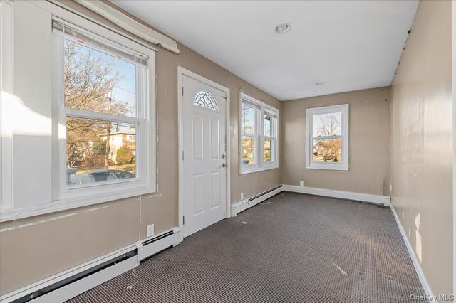 8 Garfield Avenue 1, Farmingdale, NY 11735