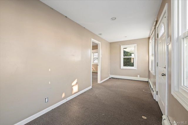 8 Garfield Avenue 1, Farmingdale, NY 11735