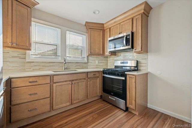 8 Garfield Avenue 1, Farmingdale, NY 11735