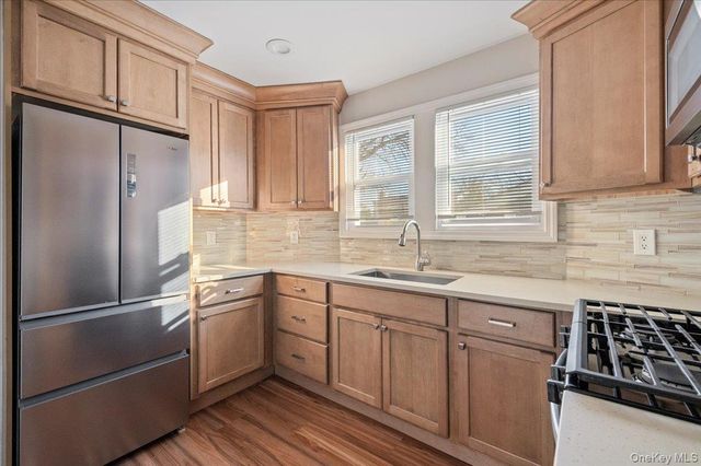 8 Garfield Avenue 1, Farmingdale, NY 11735