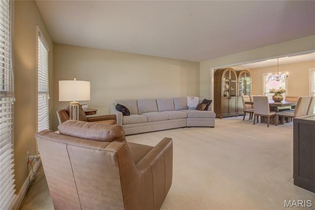 126 Larkspur Lane, Sikeston, MO 63801