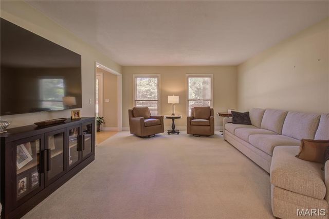 126 Larkspur Lane, Sikeston, MO 63801