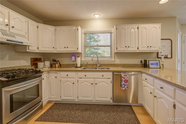 126 Larkspur Lane, Sikeston, MO 63801