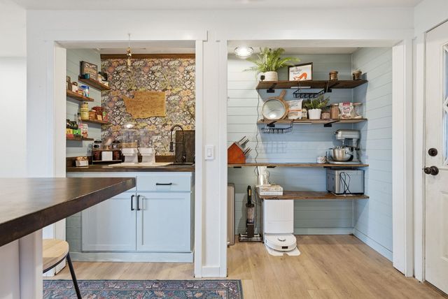 18105 E 32nd Ave, Greenacres, WA 99016