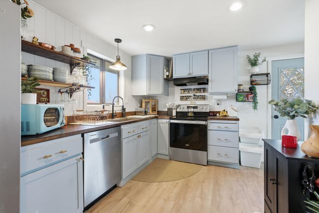 18105 E 32nd Ave, Greenacres, WA 99016