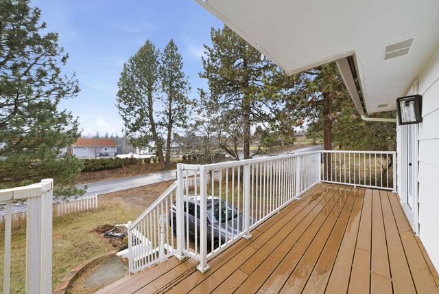 18105 E 32nd Ave, Greenacres, WA 99016