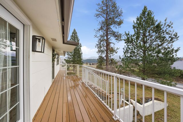 18105 E 32nd Ave, Greenacres, WA 99016