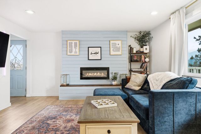 18105 E 32nd Ave, Greenacres, WA 99016