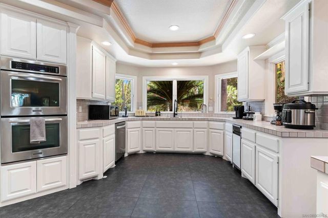 2369 Vern Dr, Fallbrook, CA 92028