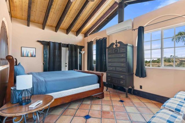 2369 Vern Dr, Fallbrook, CA 92028
