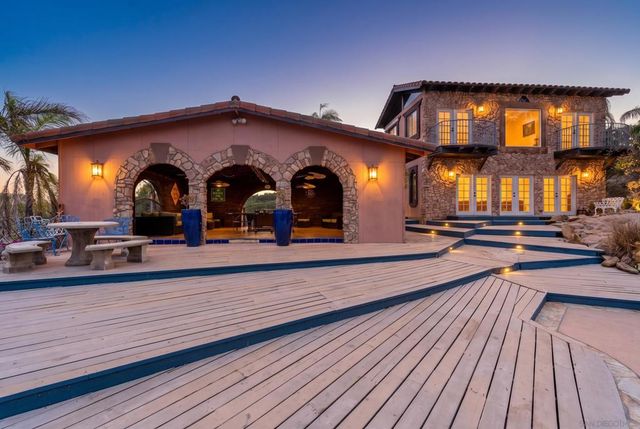 2369 Vern Dr, Fallbrook, CA 92028