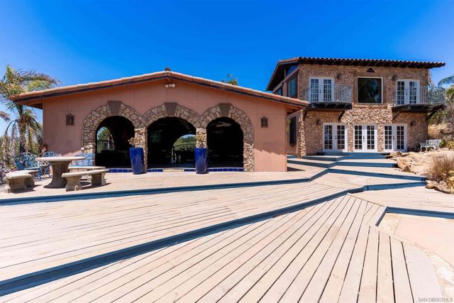 2369 Vern Dr, Fallbrook, CA 92028