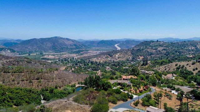 2369 Vern Dr, Fallbrook, CA 92028