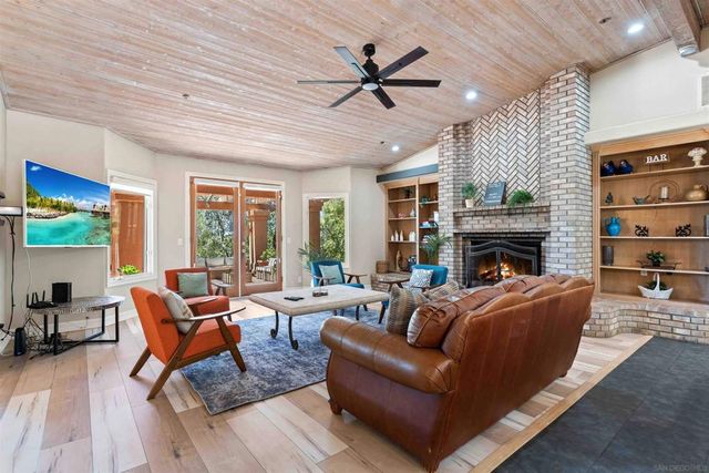 2369 Vern Dr, Fallbrook, CA 92028