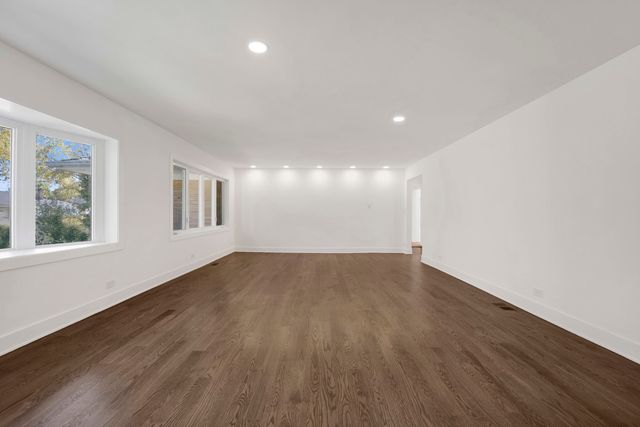 6444 N Knox Avenue, Lincolnwood, IL 60712