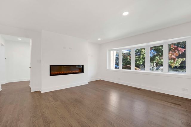 6444 N Knox Avenue, Lincolnwood, IL 60712