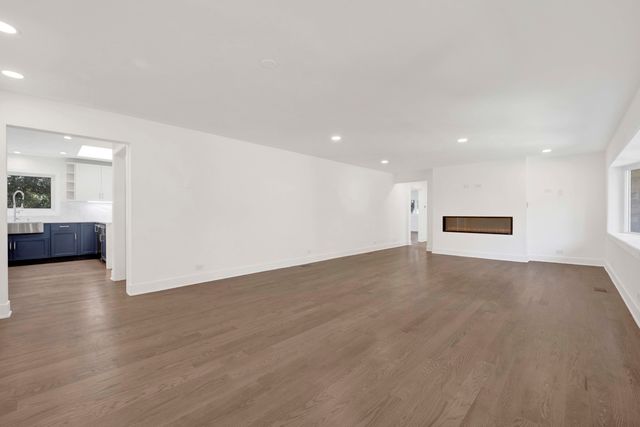 6444 N Knox Avenue, Lincolnwood, IL 60712