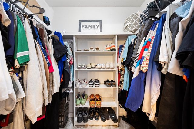 204 Wilshire Cr, Portland, TX 78374