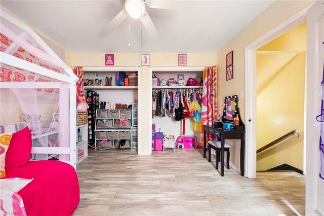 204 Wilshire Cr, Portland, TX 78374