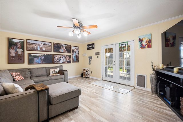 204 Wilshire Cr, Portland, TX 78374