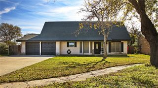 204 Wilshire Cr, Portland, TX 78374