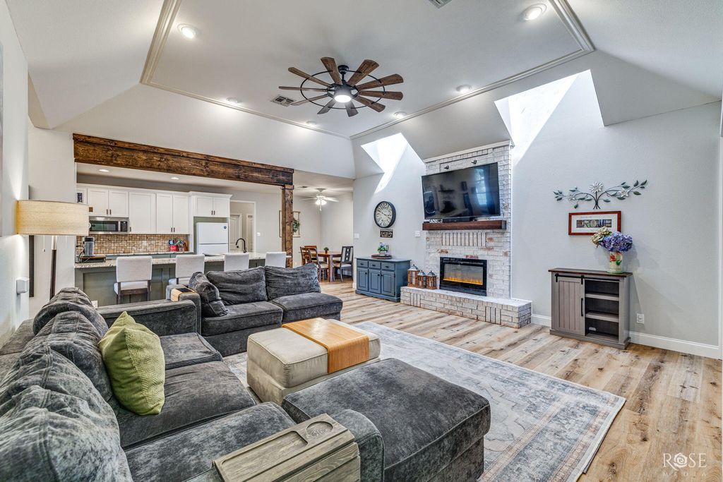 Image 8 of property listing at 3305 Silver Spur Drive, San Angelo, TX 76904