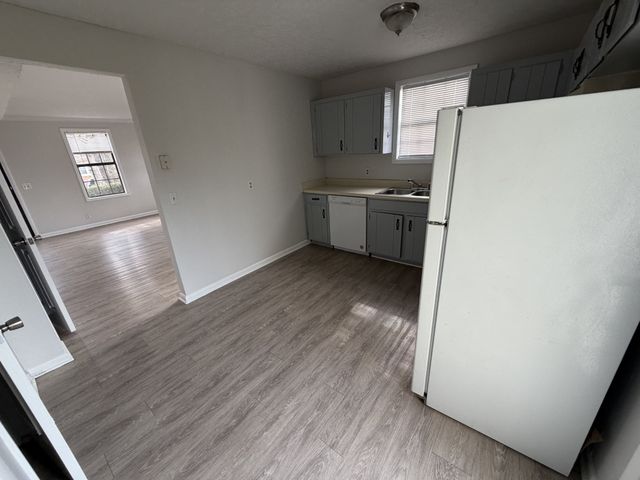 2448 Fairbrook Dr, Nashville, TN 37214