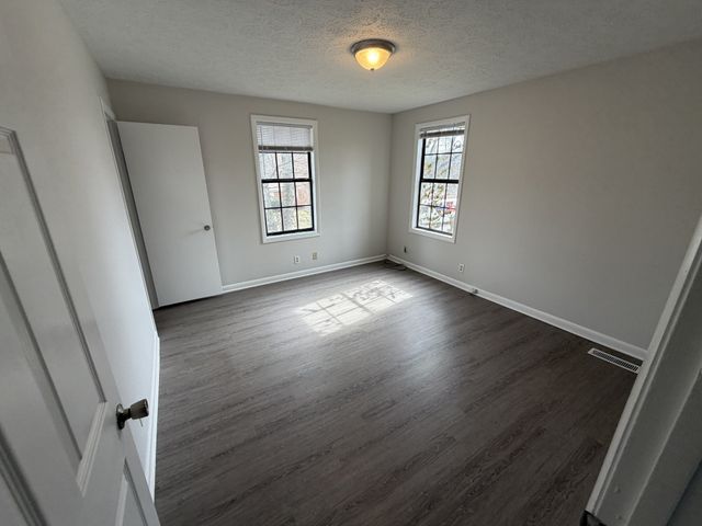 2448 Fairbrook Dr, Nashville, TN 37214