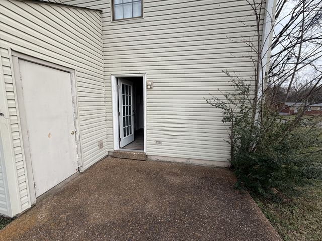 2448 Fairbrook Dr, Nashville, TN 37214