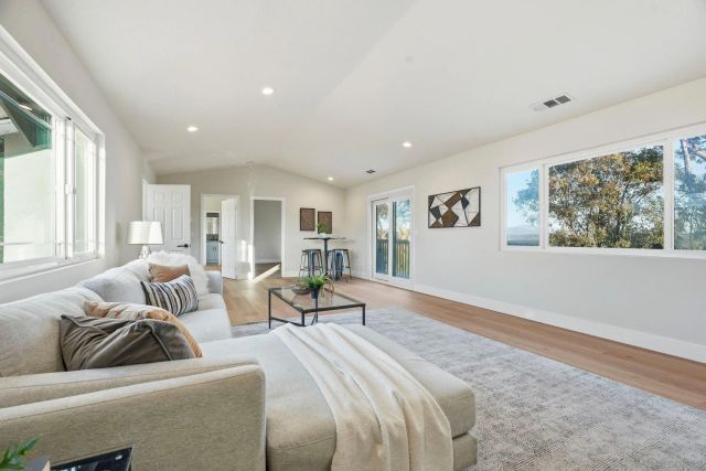 10747 Birch Bluff Ave, San Diego, CA 92131