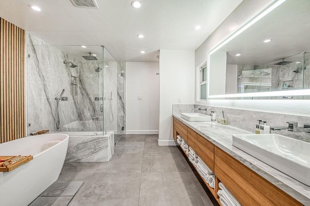 6386 N Forkner Avenue, Fresno, CA 93711