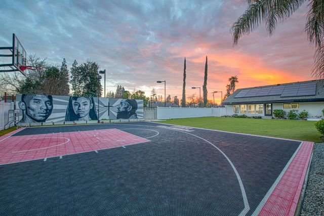 6386 N Forkner Avenue, Fresno, CA 93711