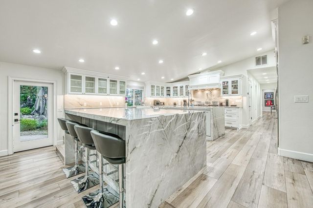 6386 N Forkner Avenue, Fresno, CA 93711