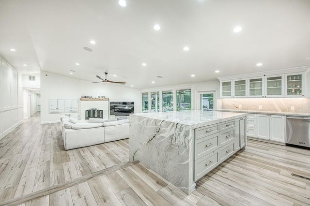 6386 N Forkner Avenue, Fresno, CA 93711