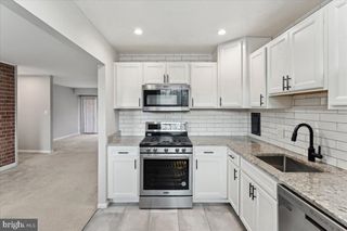5960 WESTCHESTER PARK DR #302, College Park, MD 20740