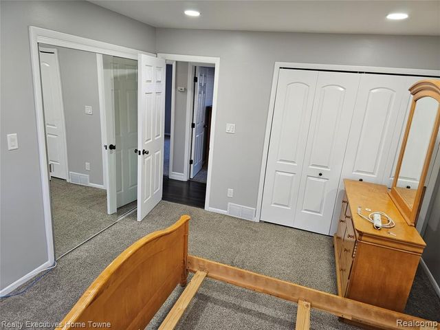 2458 Lindell Road, Sterling Heights, MI 48310
