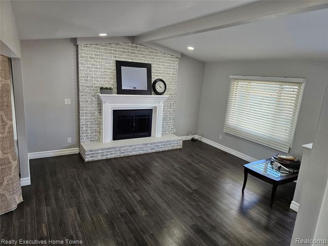 2458 Lindell Road, Sterling Heights, MI 48310