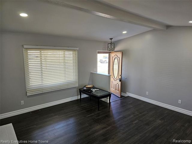 2458 Lindell Road, Sterling Heights, MI 48310