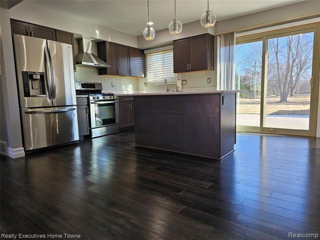 2458 Lindell Road, Sterling Heights, MI 48310