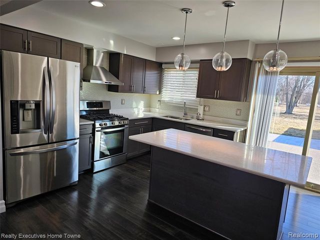 2458 Lindell Road, Sterling Heights, MI 48310