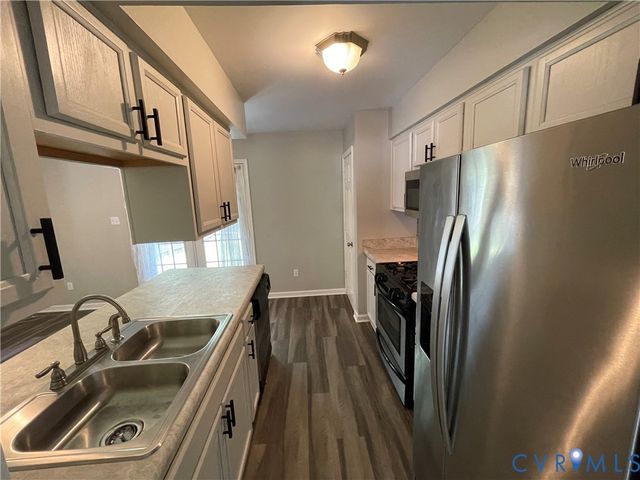 911 Grayfox Cir, Richmond, VA 23223