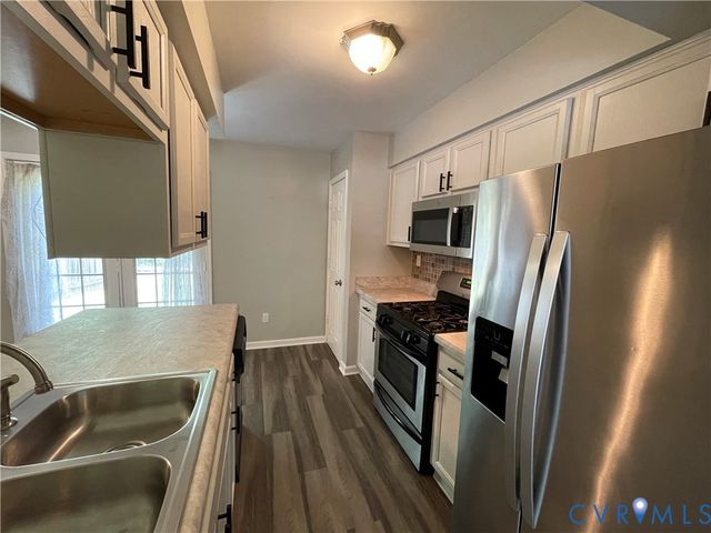 911 Grayfox Cir, Richmond, VA 23223