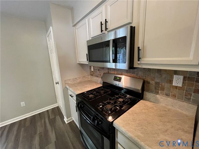 911 Grayfox Cir, Richmond, VA 23223