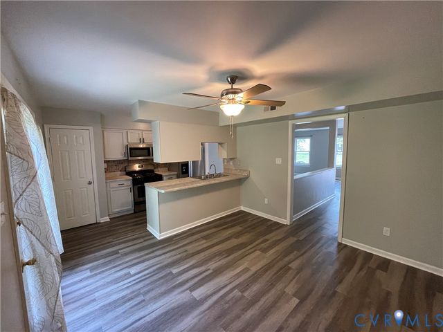 911 Grayfox Cir, Richmond, VA 23223