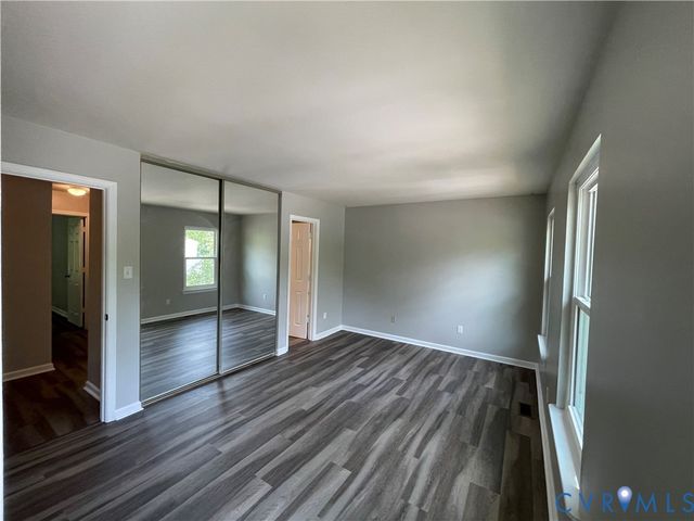 911 Grayfox Cir, Richmond, VA 23223