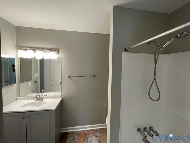 911 Grayfox Cir, Richmond, VA 23223