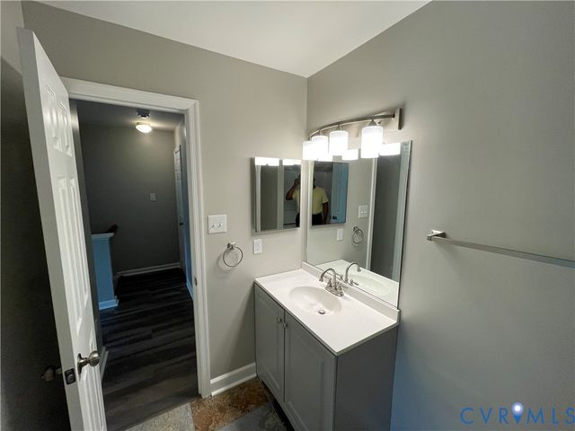 911 Grayfox Cir, Richmond, VA 23223