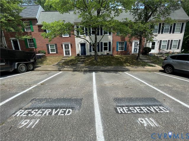 911 Grayfox Cir, Richmond, VA 23223